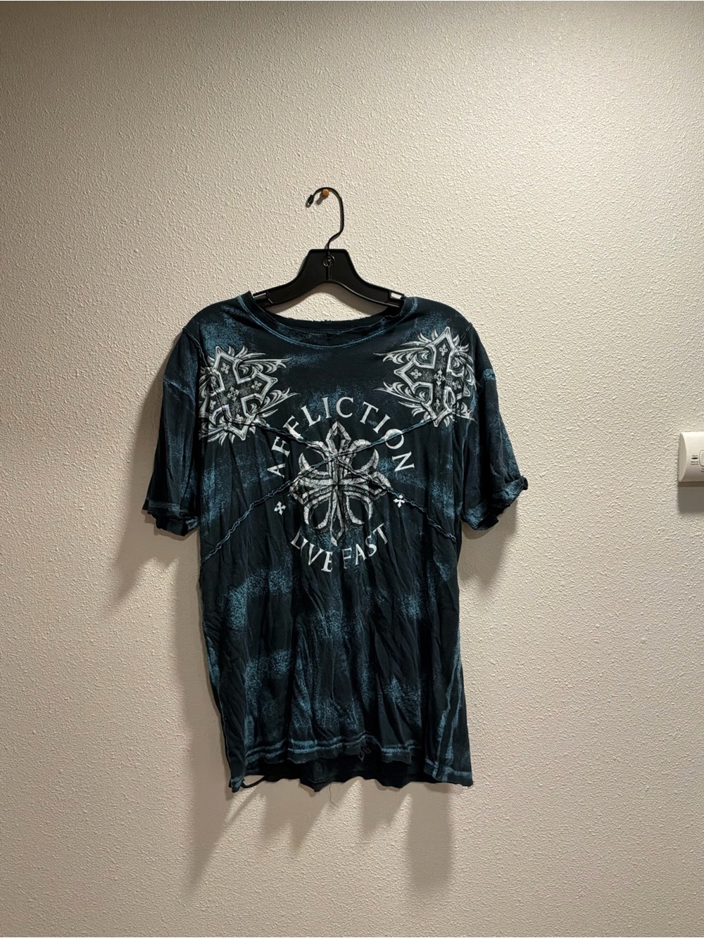 Vintage Affliction Y2K Black Tee with Teal Fade - Picture 2 of 3